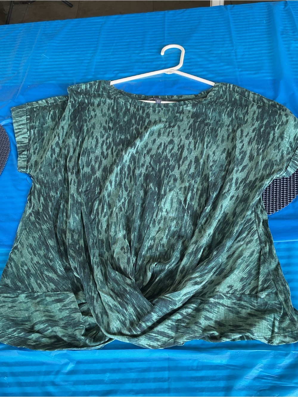 Democracy Green Printed Twist-Front Short Sleeve Top